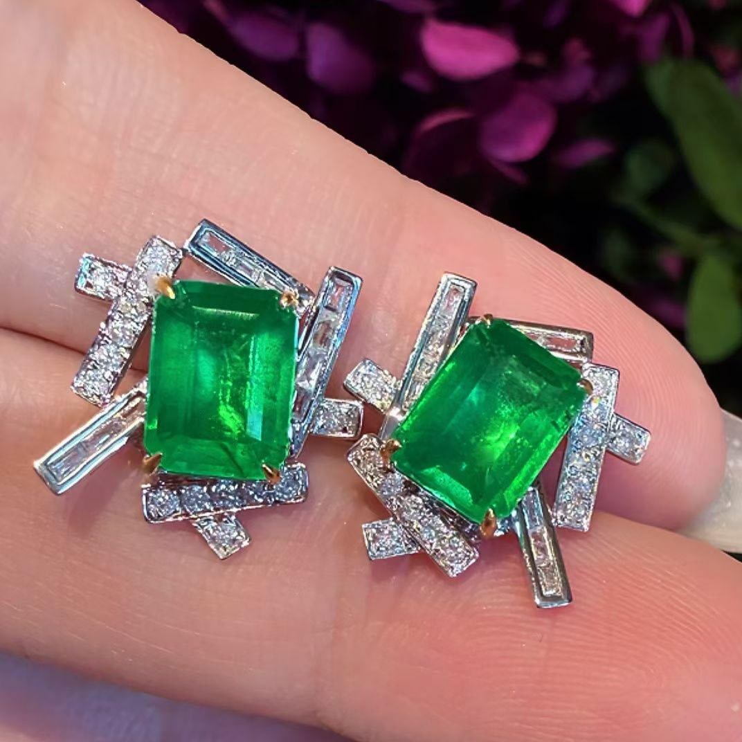 14k Gold 2.7 Ct Natural Emerald & Diamond Earrings - 4