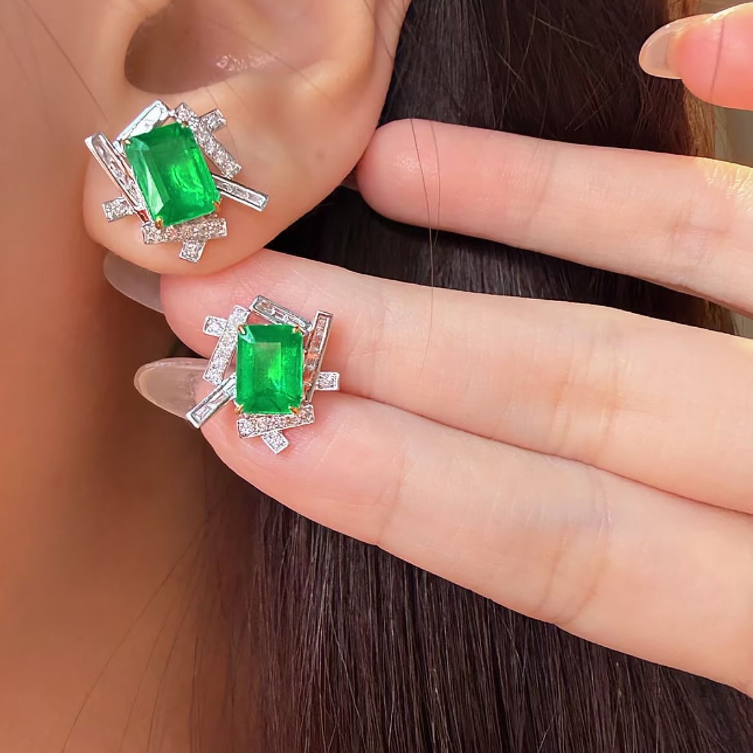 14k Gold 2.7 Ct Natural Emerald & Diamond Earrings - 6