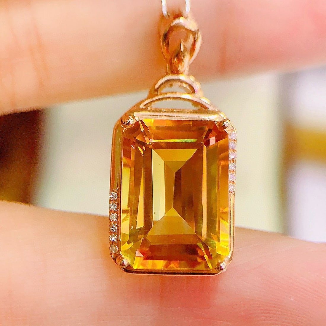 14k Gold 7.68 Ctw Natural Citrine & Diamond Pendant( Without Chain ): Ref:231190448 // gold content:14k gold // main gemstone:citrine // shape:octagonal // carat weight:7. 65ct // color:yellow // treatment:natural // // adjacent gemstone 2 : diamond // number of stones: