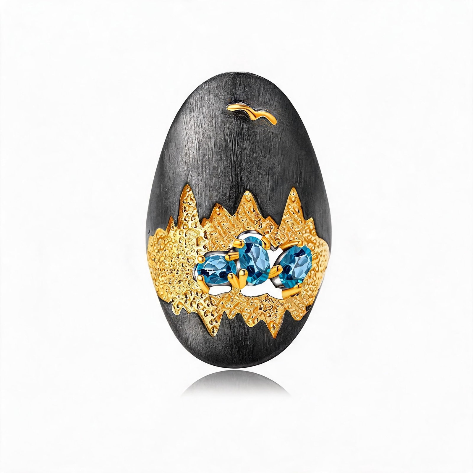 925 Sterling Silver Natural Topaz Ring: Ref:260821187 // gold content:925 sterling silver // ring size:7. 25us // // main gemstone:topaz // shape:oval // carat weight: // color:blue // treatment:natural // Condition: New High Estimate: 640 