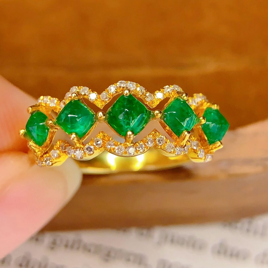 14k Gold 1.4 Ct Vivid Green Natural Emerald & Diamond Ring - 2