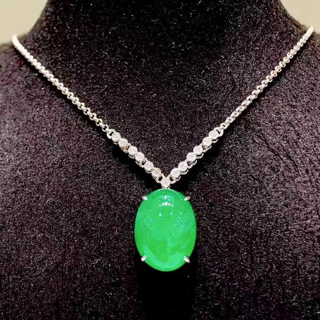 14k Gold 8.1 Ct Natural Emerald & Diamond Necklace: Ref:231107146 // gold content:14k gold // main gemstone:emerald // shape:oval // carat weight:8. 1ct // color:green // treatment:natural // // adjacent gemstone 2 : diamond // shape:round // clarity