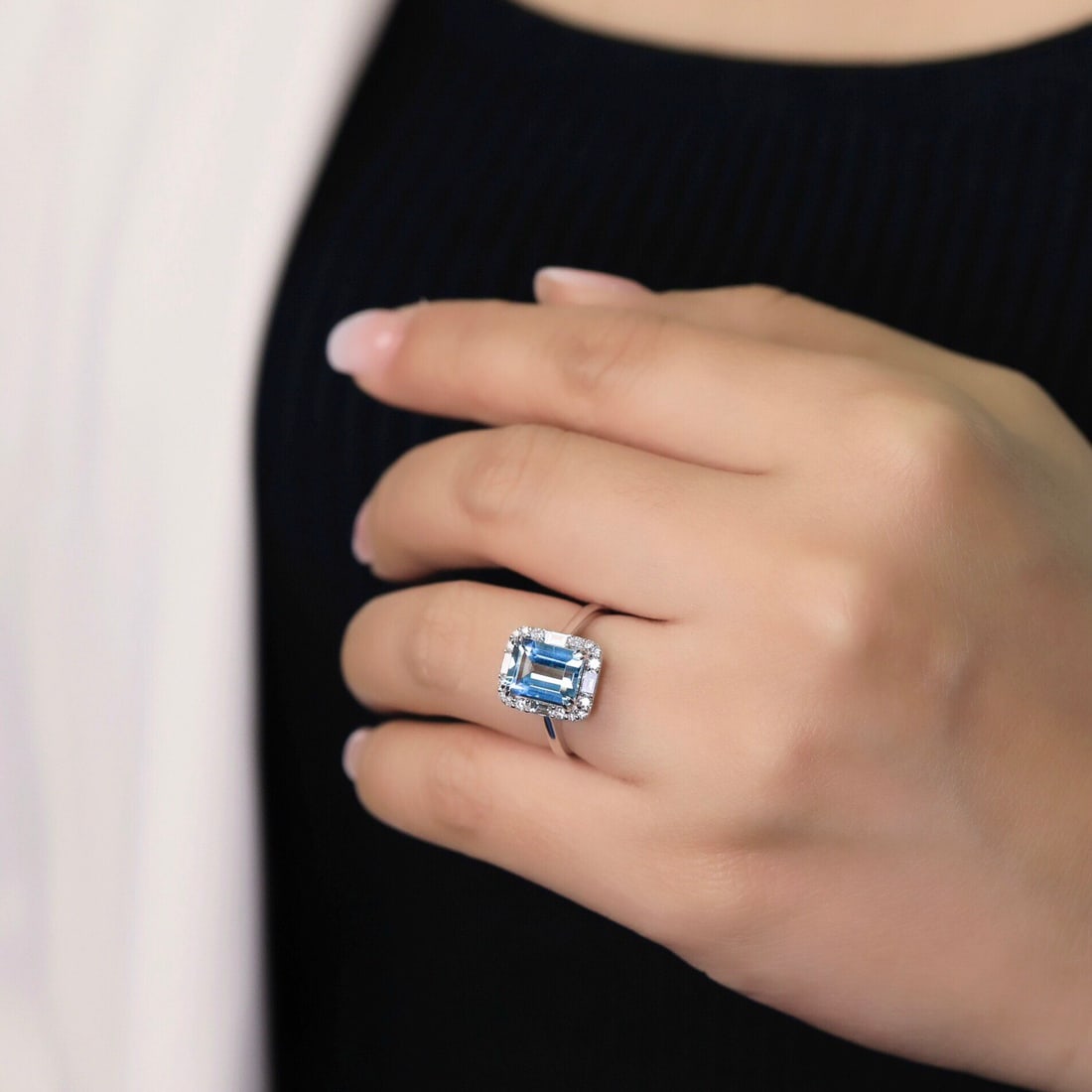 14k Gold 2.36 Ctw Natural Aquamarine & Diamond Ring - 4