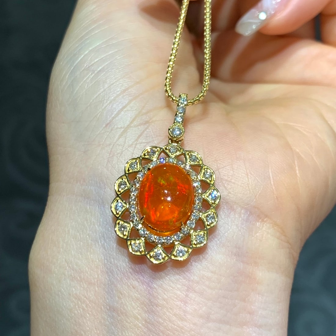 14k Gold 4.84 Ctw Natural Opal & Diamond Pendant( Without Chain ): Ref:231108411 // gold content:14k gold // main gemstone:opal // shape:oval // carat weight:4ct // color:orange // treatment:natural // // adjacent gemstone 2 : diamond // shape:round // carat