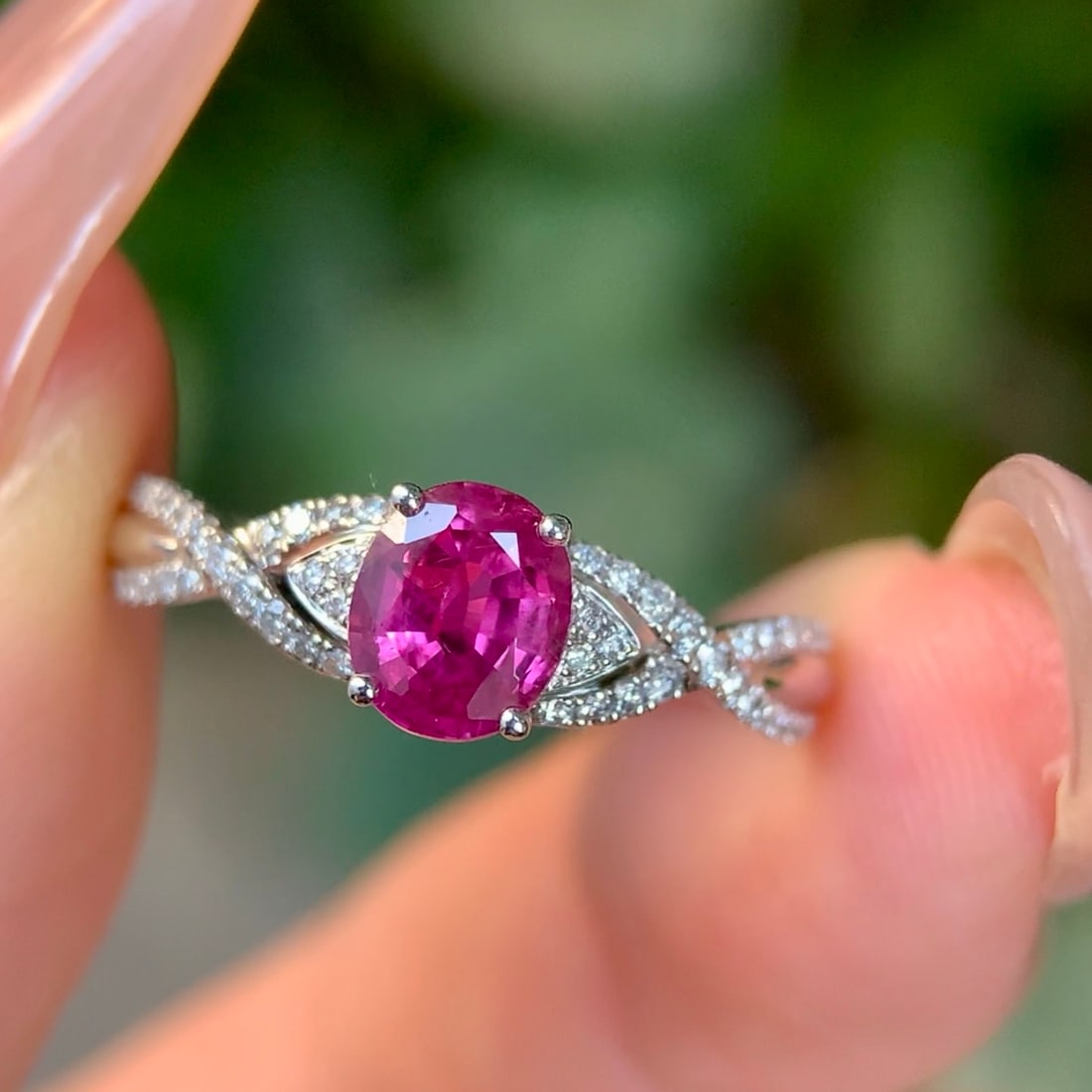 14k Gold 0.99 Ctw Natural Sapphire & Diamond Ring: Ref:231108435 // gold content:14k gold // ring size:7. 25us // // main gemstone:sapphire // shape:oval // carat weight:0. 84ct // color:pinkish purple // treatment:natural // // adjacent gemstone 2 :