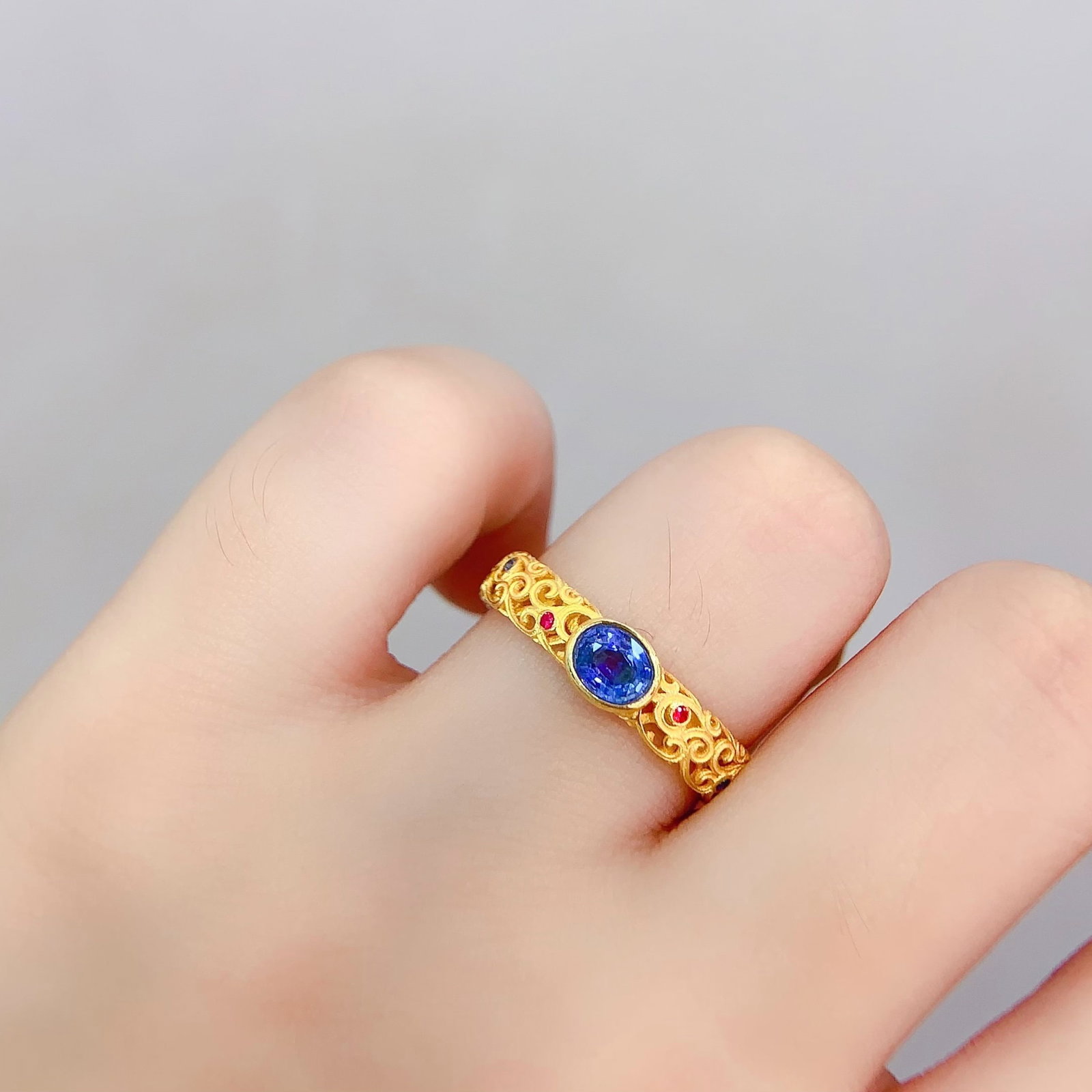 14k Gold 0.6 Ct Natural Sapphire Ring - 5