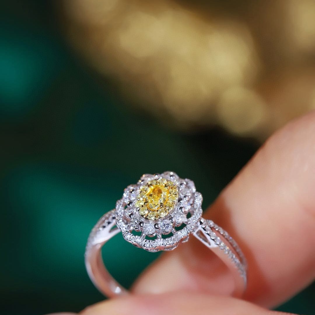 14k Gold 0.55 Ctw Natural Yellow Diamond & Diamond Ring - 3
