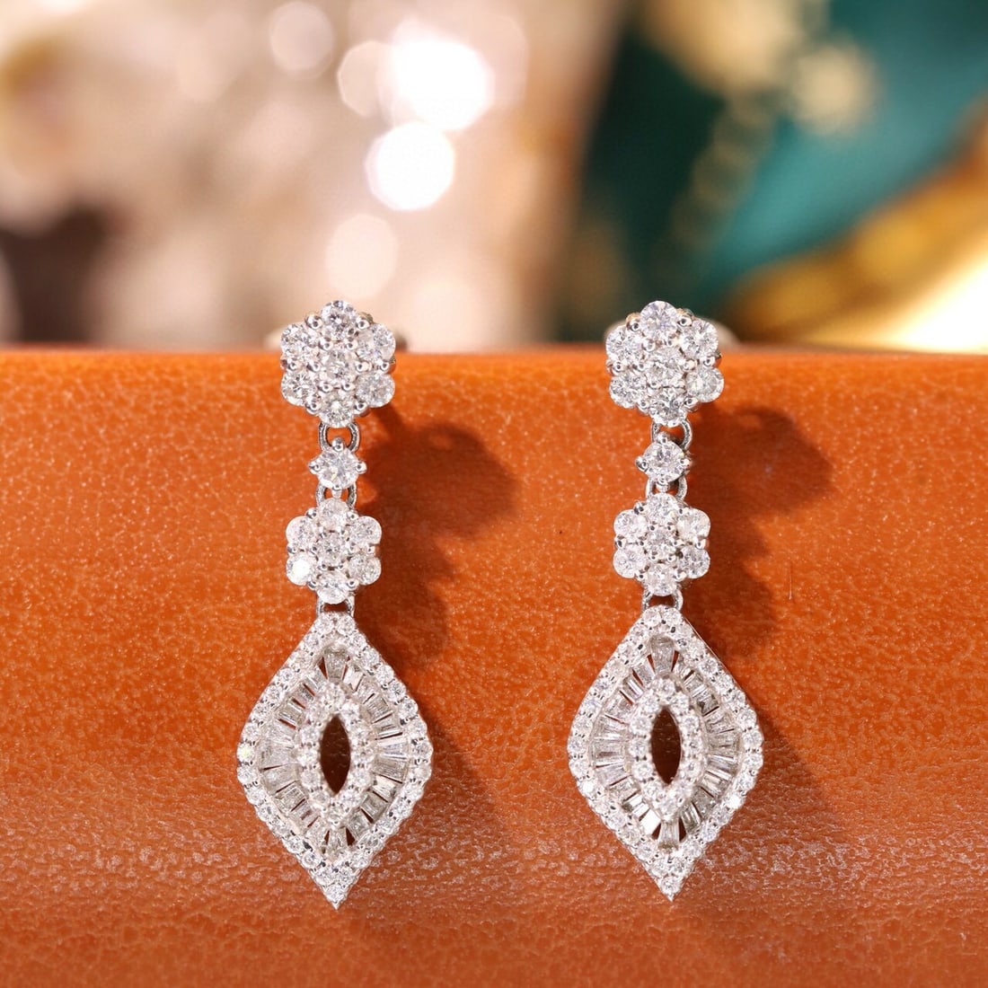 14k Gold 0.76 Ct Natural H Diamond Earrings: Ref:231191182 // gold content:14k gold // main gemstone:diamond // shape:multiple // carat weight:0. 76ct // clarity grade:vs-si // color:h // treatment:natural // Condition: New Low Estimate: 2000.00