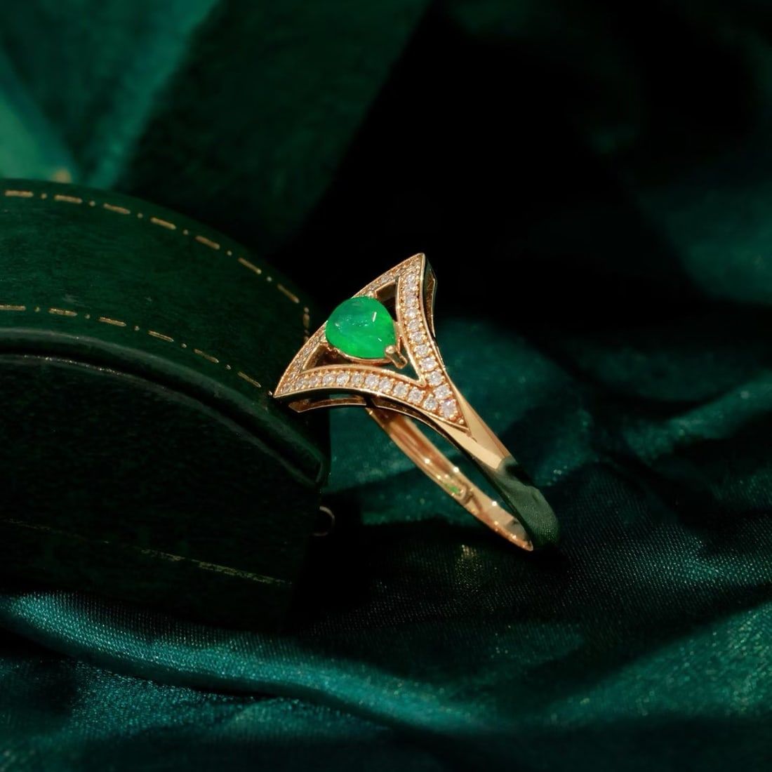 14k Gold 0.62 Ctw Natural Emerald & Diamond Ring - 2