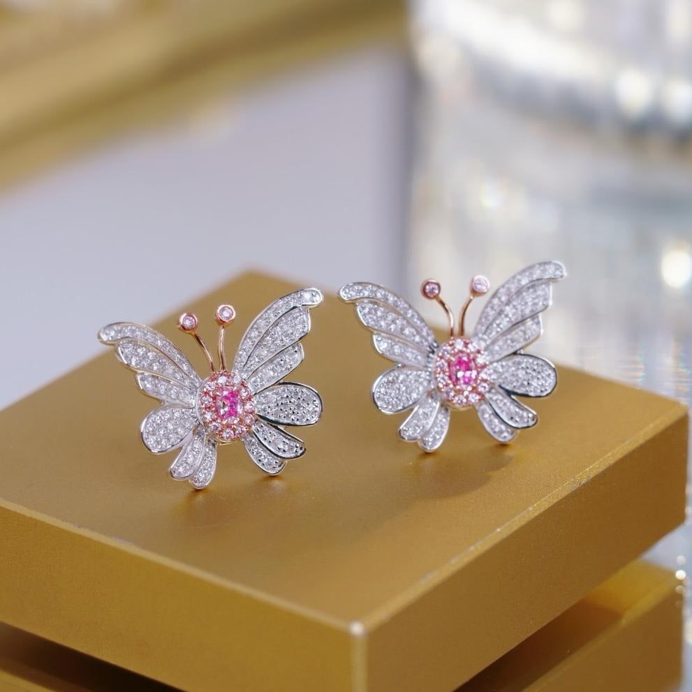 14k Gold 0.80 Ct Natural Color Diamond & Butterfly Earrings: Ref:231191186 // gold content:14k gold // main gemstone:diamond // shape:multiple // carat weight:0. 80ct // clarity grade:vs-si // color:color // treatment:natural // Condition: New Low Estimate: