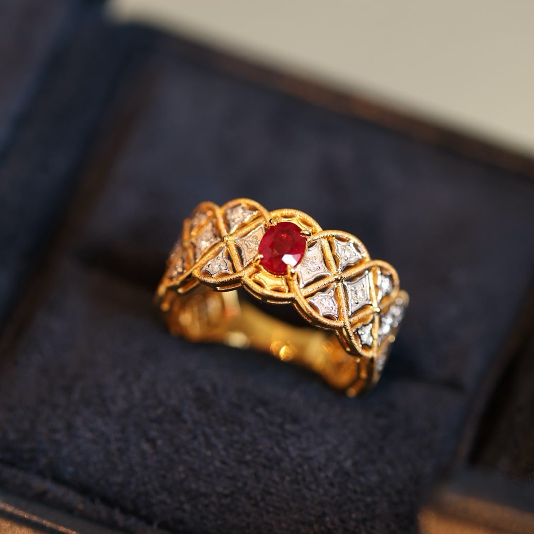 14k Gold 0.91 Ctw Vivid Red Natural Ruby & Diamond Ring: Ref:231191218 // gold content:14k gold // ring size:7. 25us // // main gemstone:ruby // shape:oval // carat weight:0. 6ct // color:vivid red // treatment:natural // // adjacent gemstone 2 : diamond