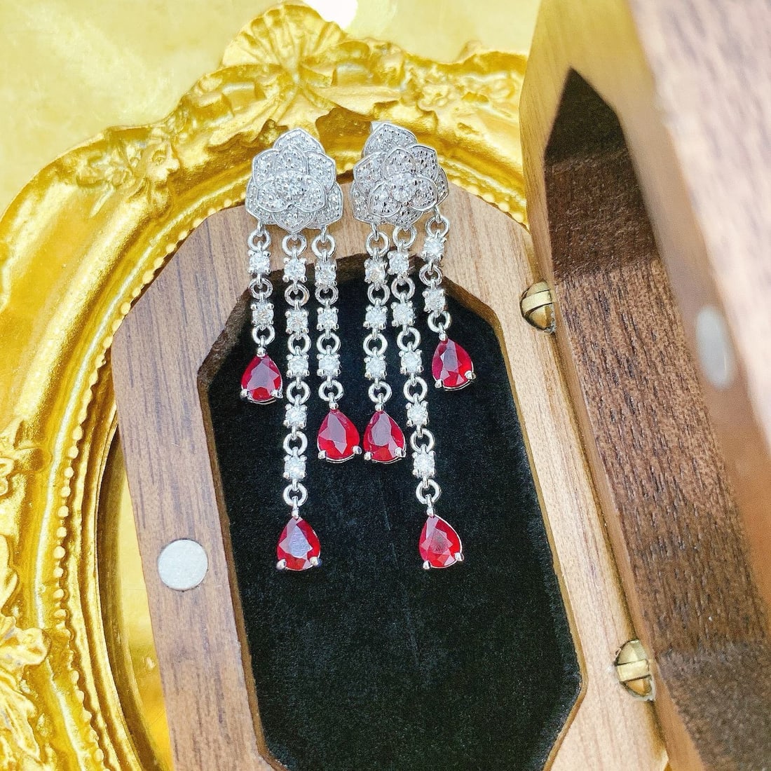 14k Gold 2.12 Ctw Vivid Red Natural Ruby & Diamond & Flowers Earrings: Ref:231191220 // gold content:14k gold // main gemstone:ruby // shape:pear // carat weight:1. 48ct // color:vivid red // treatment:natural // // adjacent gemstone 2 : diamond // shape:round // carat w