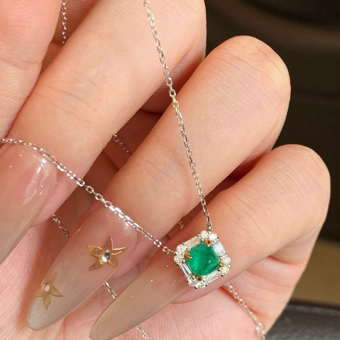 14k Gold 0.95 Ctw Natural Emerald & Diamond Necklace - 6