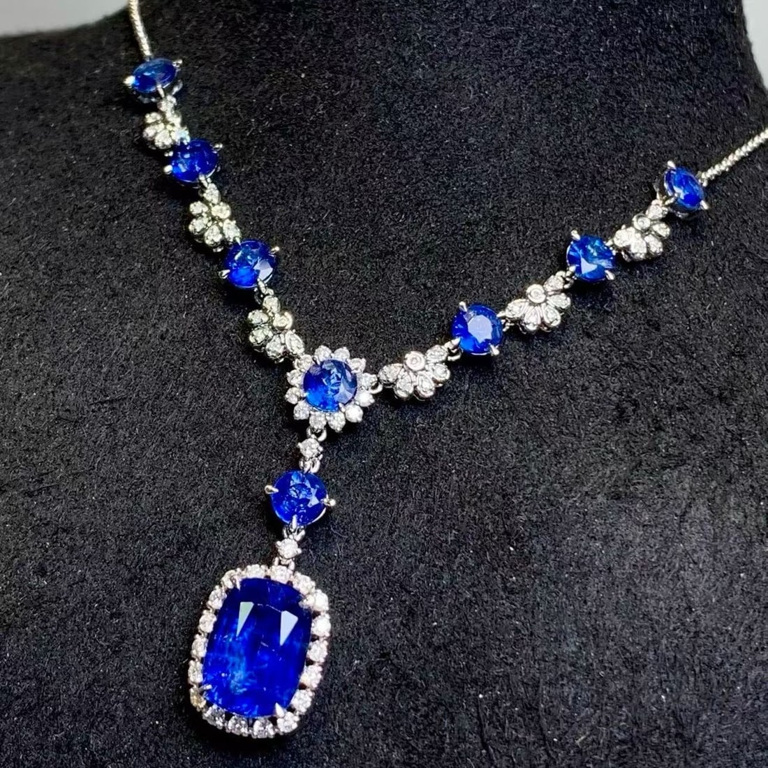 14k Gold 5.6 Ct Natural Sapphire & Diamond Necklace - 2