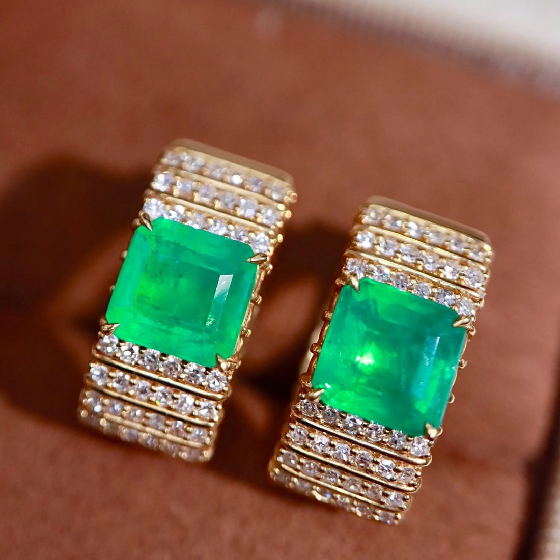 14k Gold 2.82 Ctw Natural Emerald & Diamond Earrings - 3