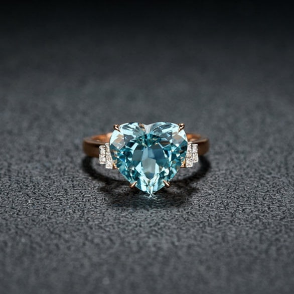 14k Gold 5.13 Ct Natural Aquamarine & Diamond Ring: Ref:231192058 // gold content:14k gold // ring size:7. 25us // // main gemstone:aquamarine // shape:heart // carat weight:5. 13ct // color:blue // treatment:natural // // adjacent gemstone 2 : diamond