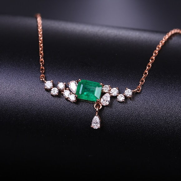 14k Gold 0.68 Ctw Vivid Green Natural Emerald & Diamond Necklace - 5