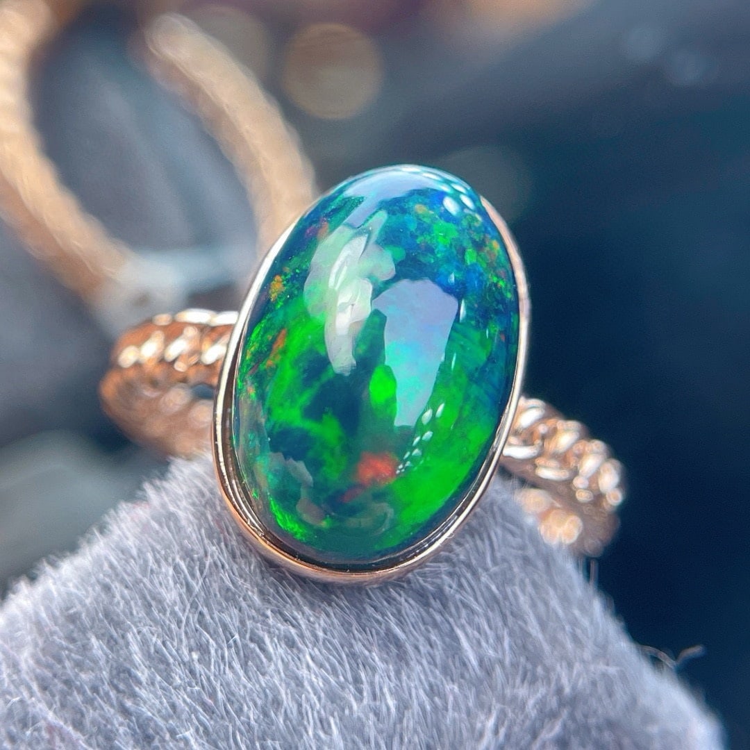14k Gold 4.8 Ct Natural Opal Ring - 5