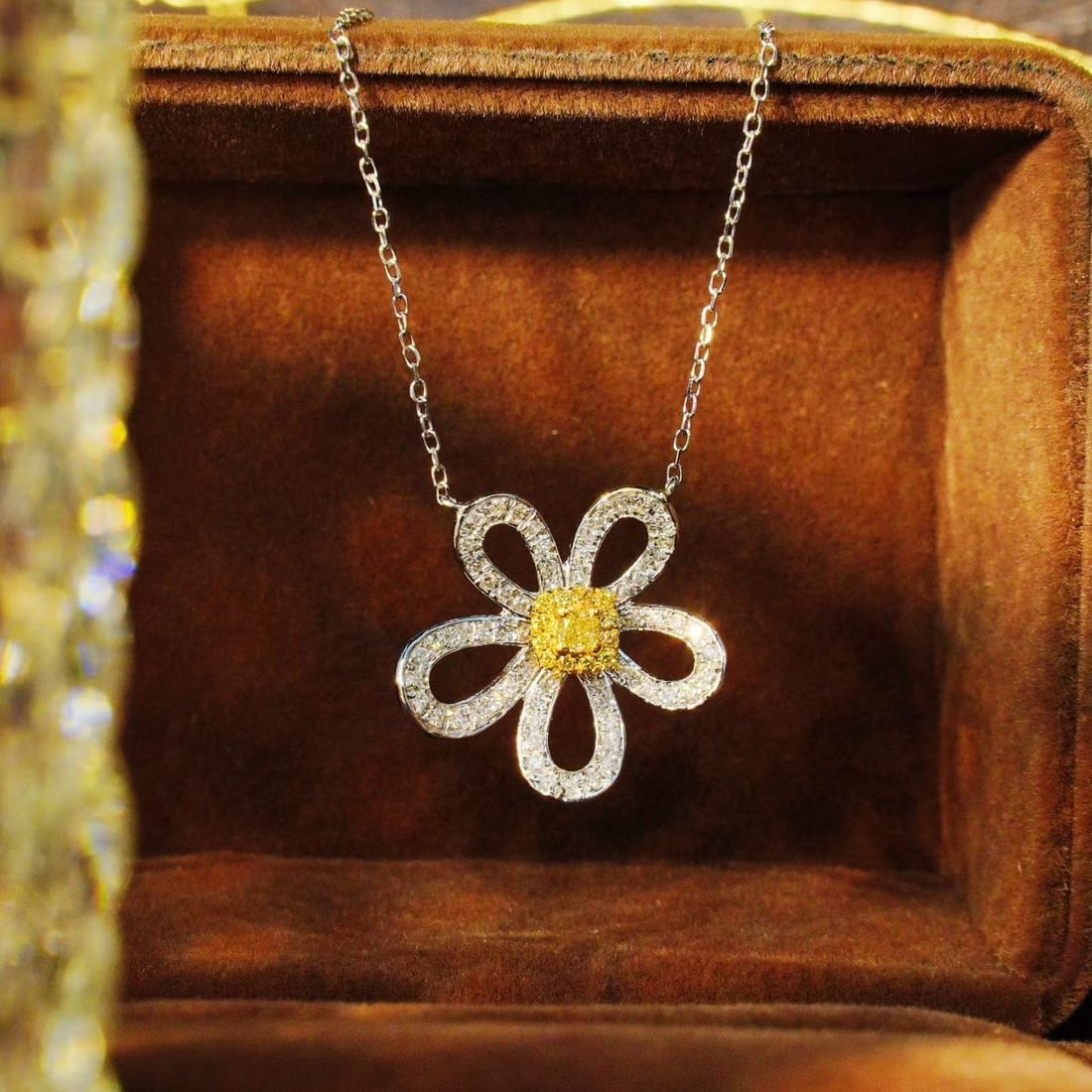 14k Gold 1.45 Ctw Natural Color Diamond & Flowers Jewelry Set - 4