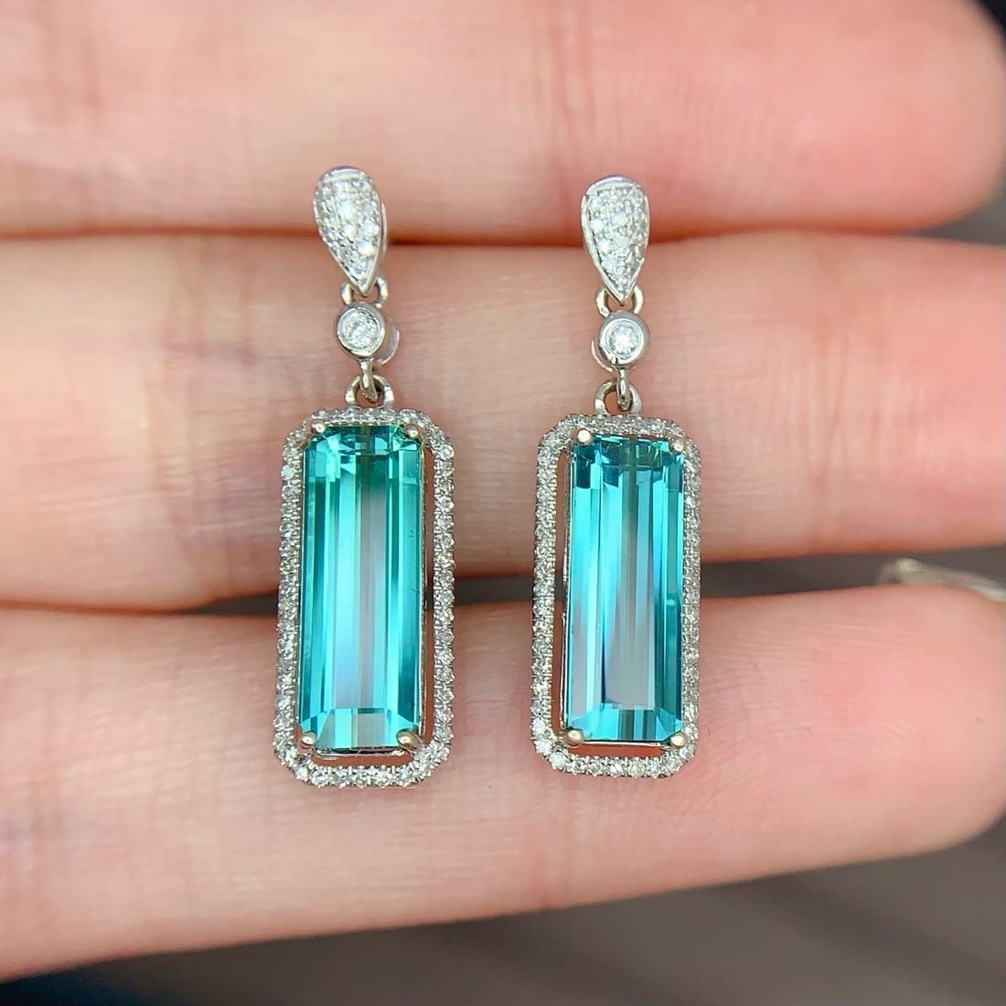 14k Gold 4.2 Ct Natural Tourmaline & Diamond Earrings: Ref:231192145 // gold content:14k gold // main gemstone:tourmaline // shape:octagonal // carat weight:4. 2ct // color:blue // treatment:natural // // adjacent gemstone 2 : diamond // shape:round //