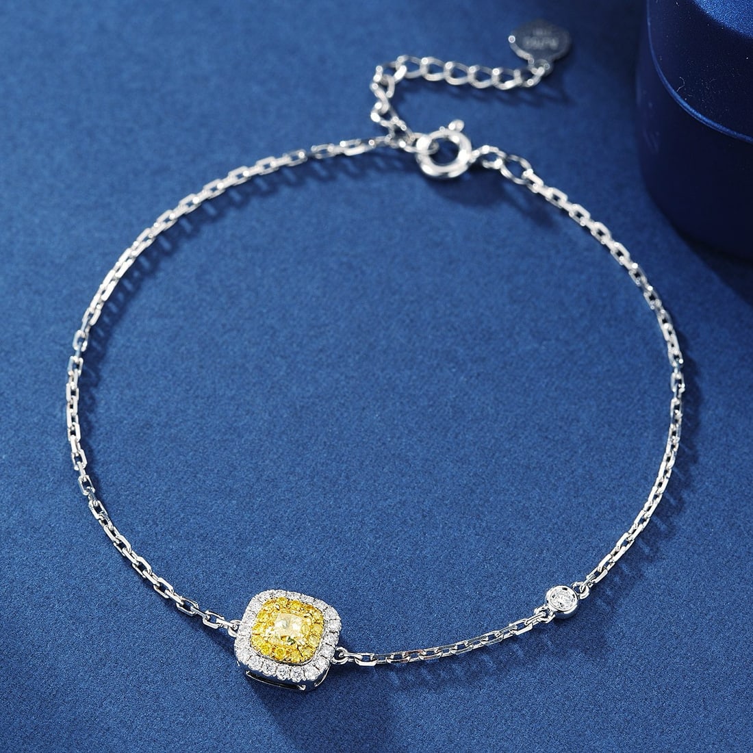 14k Gold 0.37 Ctw Natural Yellow Diamond & Diamond Bracelet: Ref:231192174 // gold content:14k gold // main gemstone:yellow diamond // shape:cushion // carat weight:0. 20ct // color:yellow // treatment:natural // // adjacent gemstone 2 : diamond // shape:round 