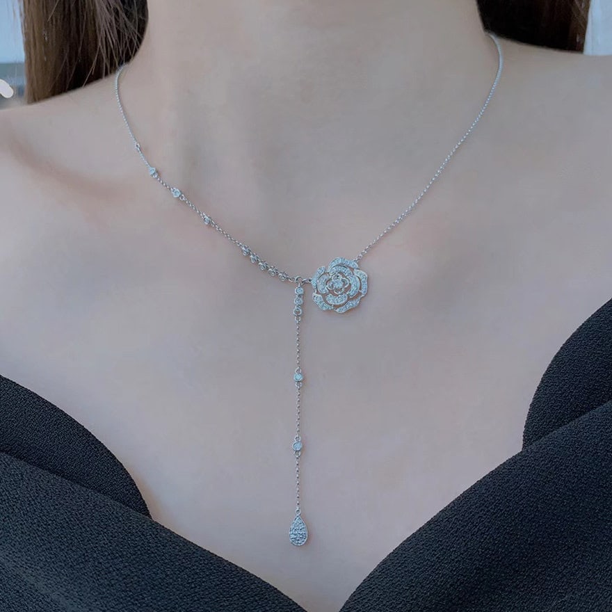 14k Gold 0.65 Ct Natural H Diamond & Flowers Necklace: Ref:231192177 // gold content:14k gold // main gemstone:diamond // shape:round // carat weight:0. 65ct // clarity grade:vs-si // color:h // treatment:natural // cut grade:g // Condition: New Low
