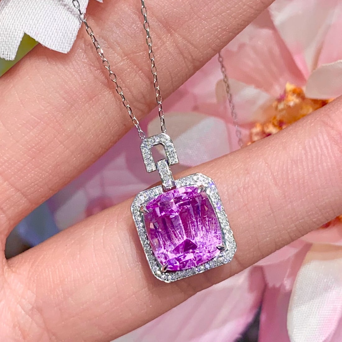 14k Gold 6.65 Ct Natural Kunzite & Diamond Pendant( Without Chain ): Ref:231192184 // gold content:14k gold // main gemstone:kunzite // shape:cushion // carat weight:6. 65ct // color:pinkish purple // treatment:natural // // adjacent gemstone 2 : diamond // shape:round