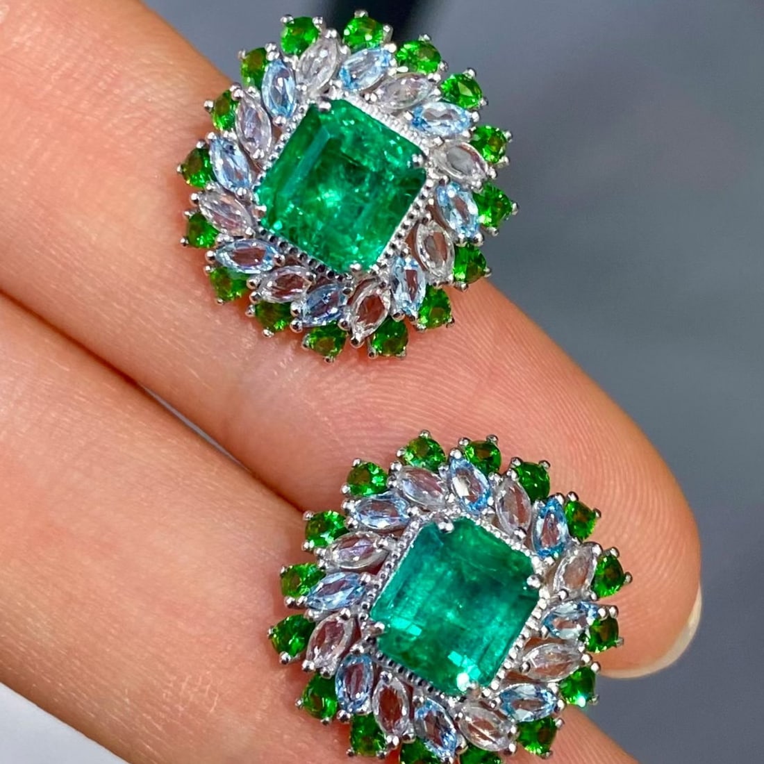 14k Gold 2.85 Ct Natural Emerald & Coloured Gemstone Earrings - 5