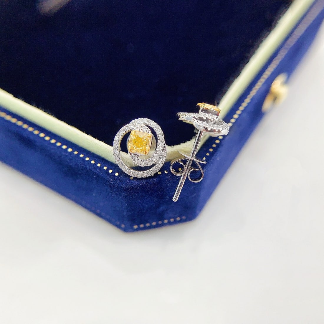 14k Gold 0.52 Ctw Natural Yellow Diamond & Diamond Earrings - 4