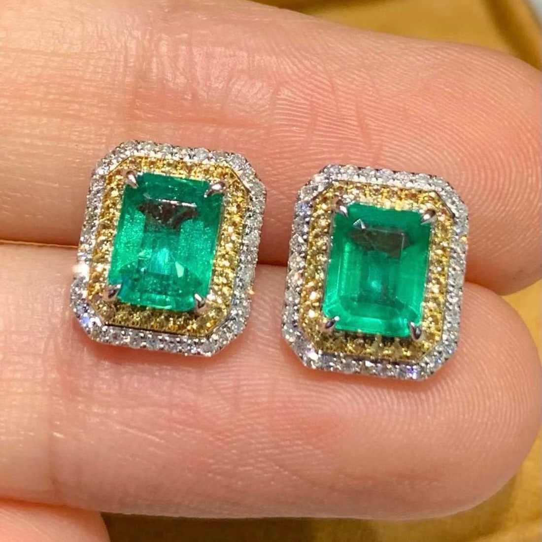 14k Gold 1.45 Ct Natural Emerald & Diamond Earrings - 2