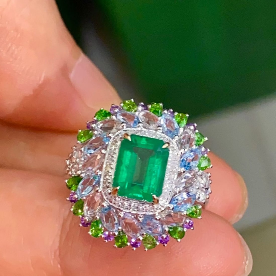 14k Gold 1.52 Ct Natural Emerald & Diamond & Coloured Gemstone Ring - 3