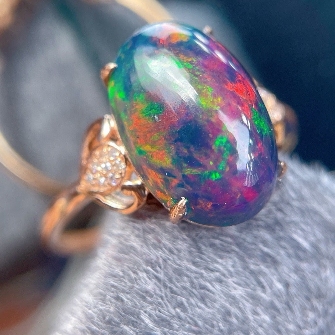 14k Gold 3.5 Ct Natural Opal & Diamond Ring - 3