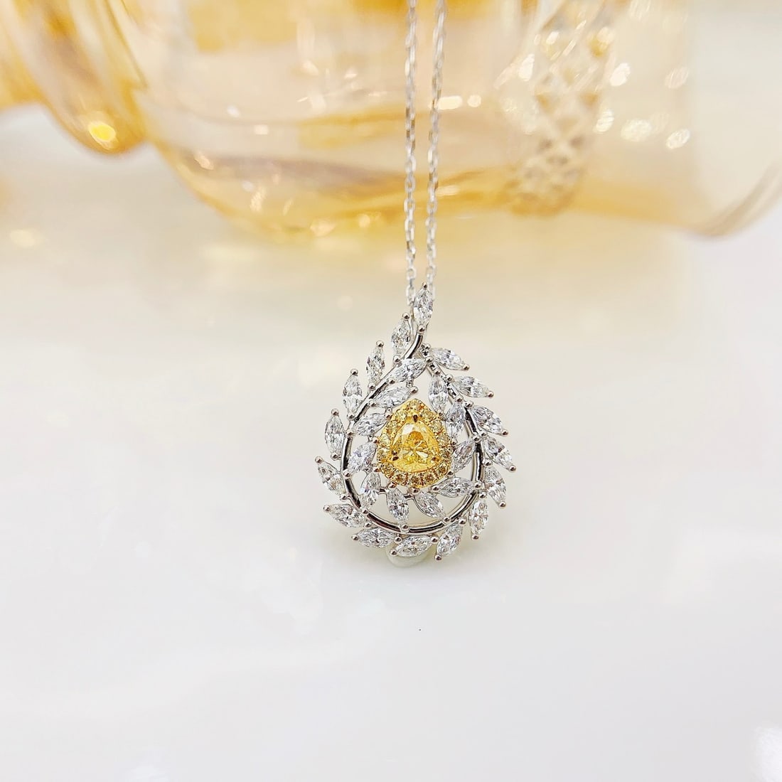 14k Gold 1.22 Ctw Natural Yellow Diamond & Diamond Necklace: Ref:231192420 // gold content:14k gold // main gemstone:yellow diamond // shape:pear // carat weight:0. 30ct // color:yellow // treatment:natural // // adjacent gemstone 2 : diamond // shape:marquise