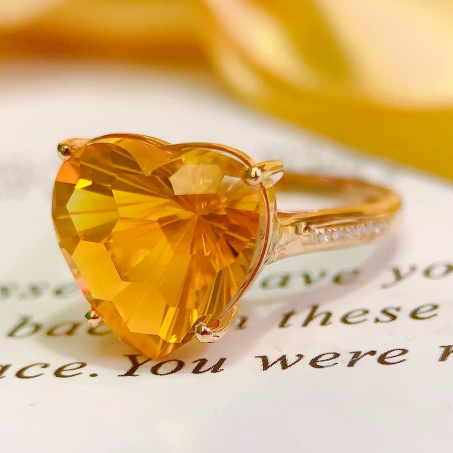 14k Gold 6.60 Ctw Natural Citrine & Diamond Ring: Ref:231192440 // gold content:14k gold // ring size:7. 25us // // main gemstone:citrine // shape:heart // carat weight:6. 55ct // color:yellow // treatment:natural // // adjacent gemstone 2 : diamond