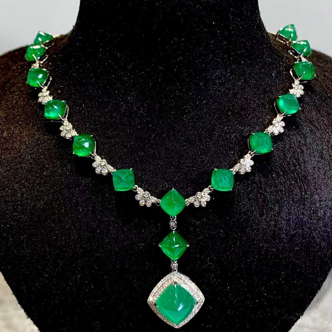 14k Gold 16.8 Ct Natural Emerald & Diamond Necklace - 2
