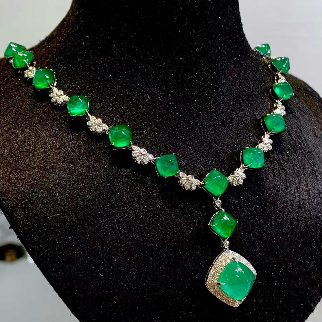 14k Gold 16.8 Ct Natural Emerald & Diamond Necklace - 5