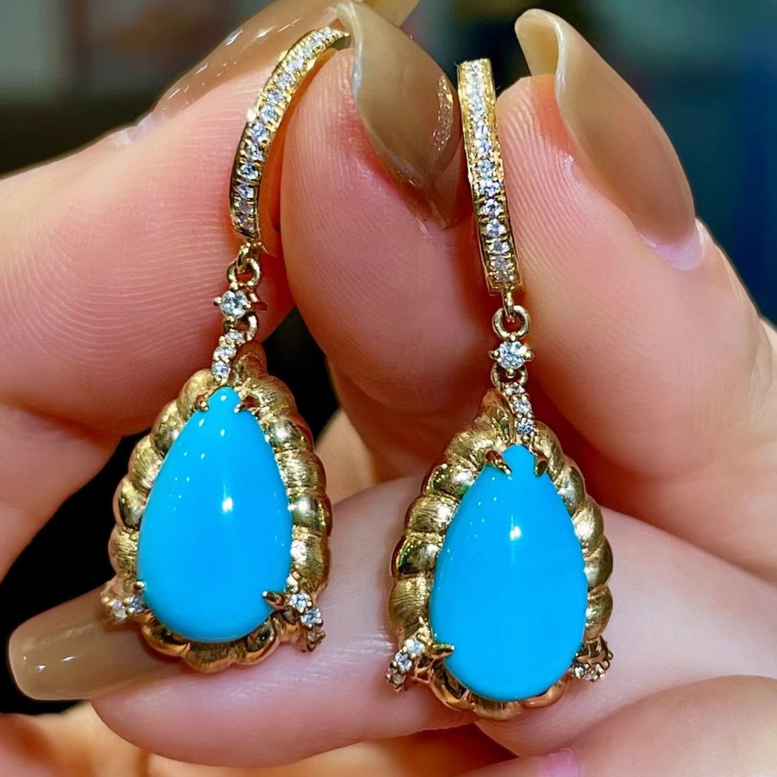 14k Gold 5.63 Ctw Natural Blue Turquoise & Diamond Earrings: Ref:231193062 // gold content:14k gold // main gemstone:blue turquoise // shape:pear // carat weight:5. 39ct // color:blue // treatment:natural // // adjacent gemstone 2 : diamond // shape:round // ca