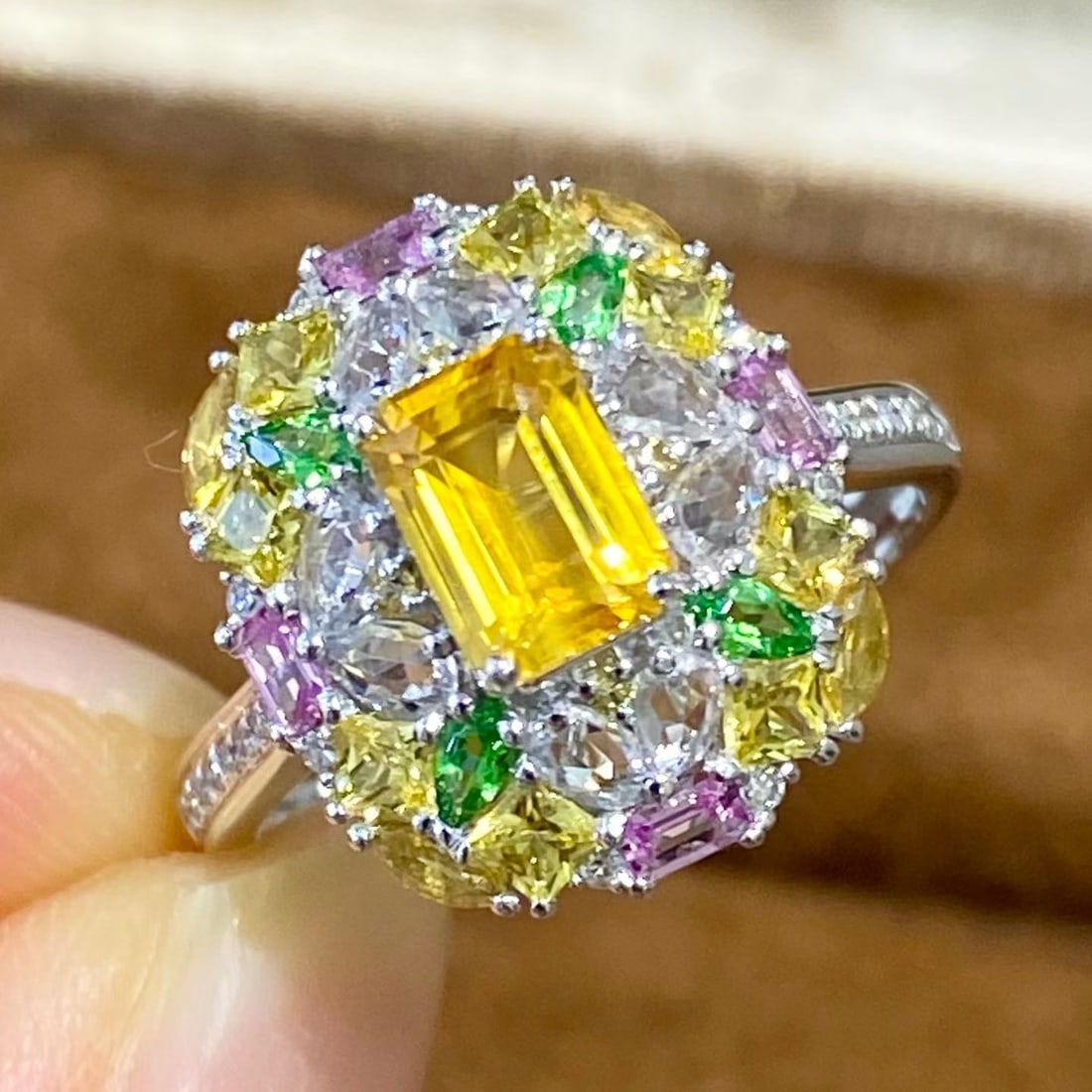 14k Gold 1.03 Ct Natural Sapphire & Diamond & Coloured Gemstone Ring: Ref:231193078 // gold content:14k gold // ring size:7. 25us // // main gemstone:sapphire // shape:octagonal // carat weight:1. 03ct // color:yellow // treatment:natural // // adjacent gemstone 2 :