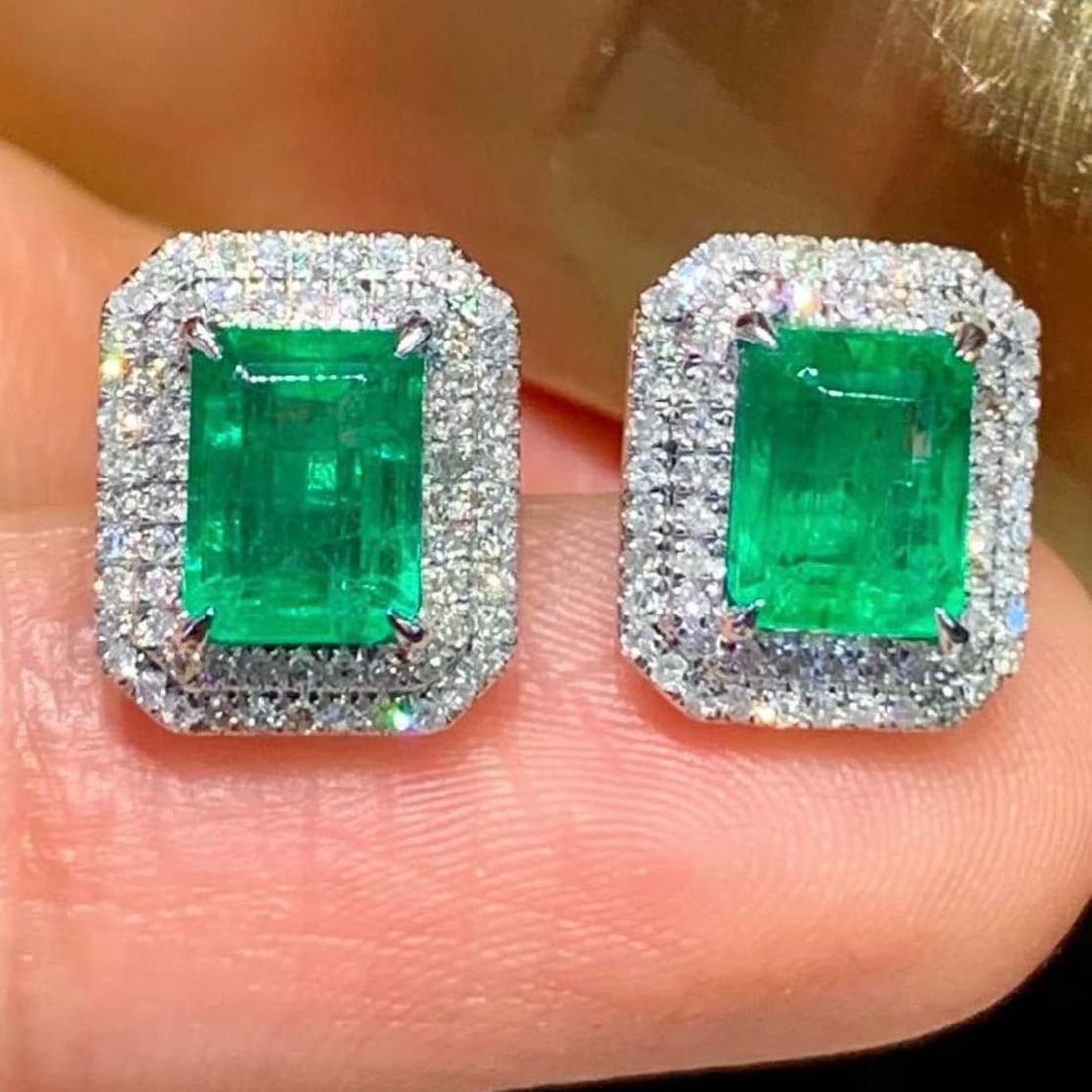 14k Gold 1.8 Ct Natural Emerald & Diamond Earrings - 2