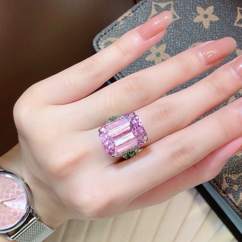 14k Gold 28.33 Ctw Natural Kunzite & Tsavorite Ring - 6