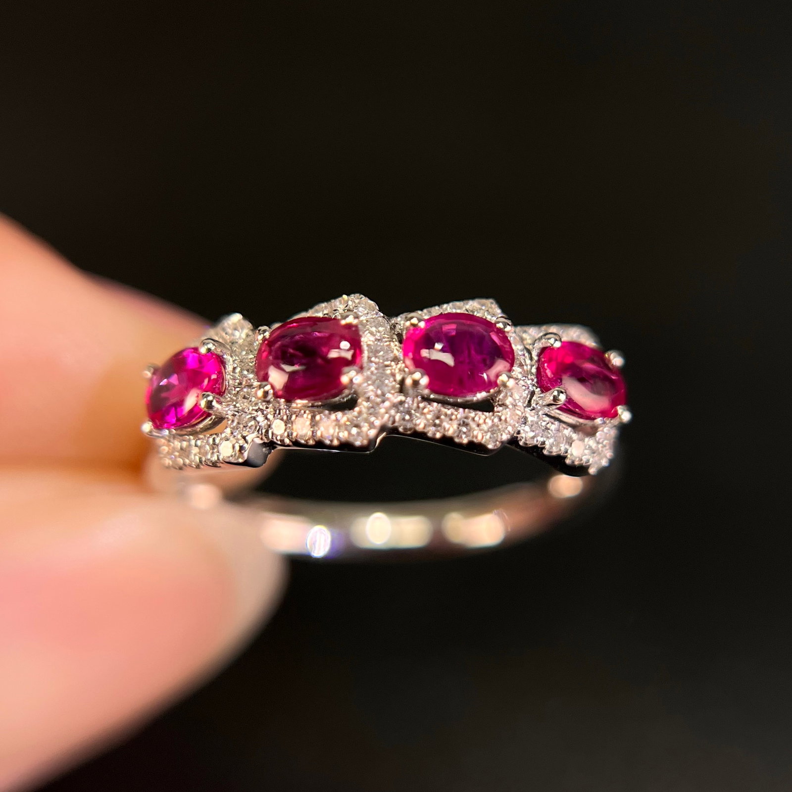 14k Gold 1.03 Ctw Natural Ruby & Diamond Ring: Ref:231193129 // gold content:14k gold // ring size:7. 25us // // main gemstone:ruby // shape:oval // carat weight:0. 80ct // color:red // treatment:natural // // adjacent gemstone 2 : diamond //