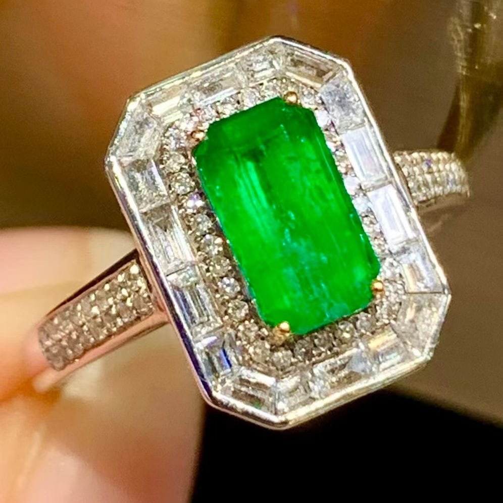 14k Gold 0.9 Ct Vivid Green Natural Emerald & Diamond Ring - 5