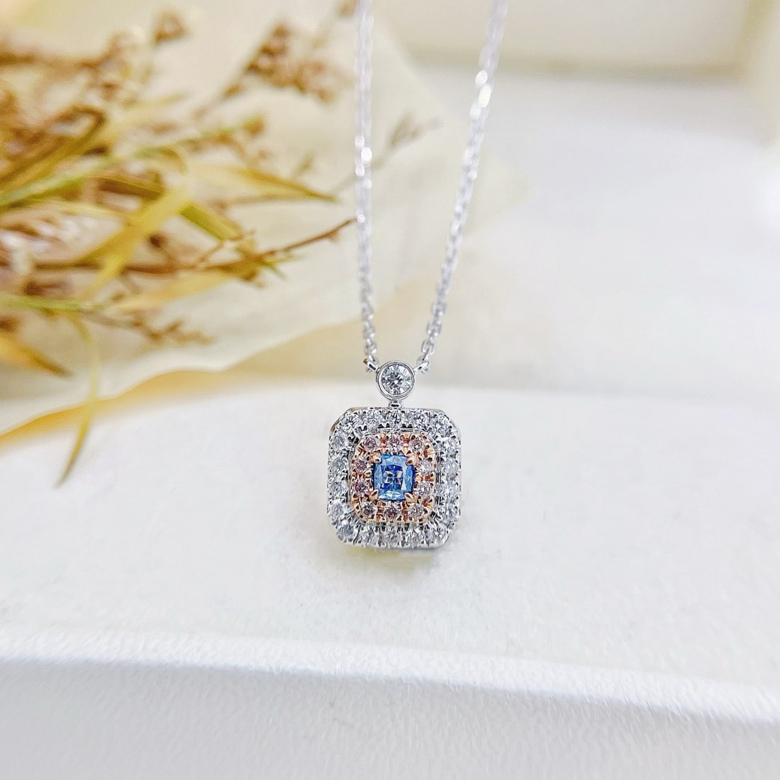 14k Gold 0.27 Ctw Natural Blue Diamond & Diamond Necklace: Ref:231193137 // gold content:14k gold // main gemstone:blue diamond // shape:cushion // carat weight:0. 08ct // color:blue // treatment:natural // // adjacent gemstone 2 : diamond // shape:round // c