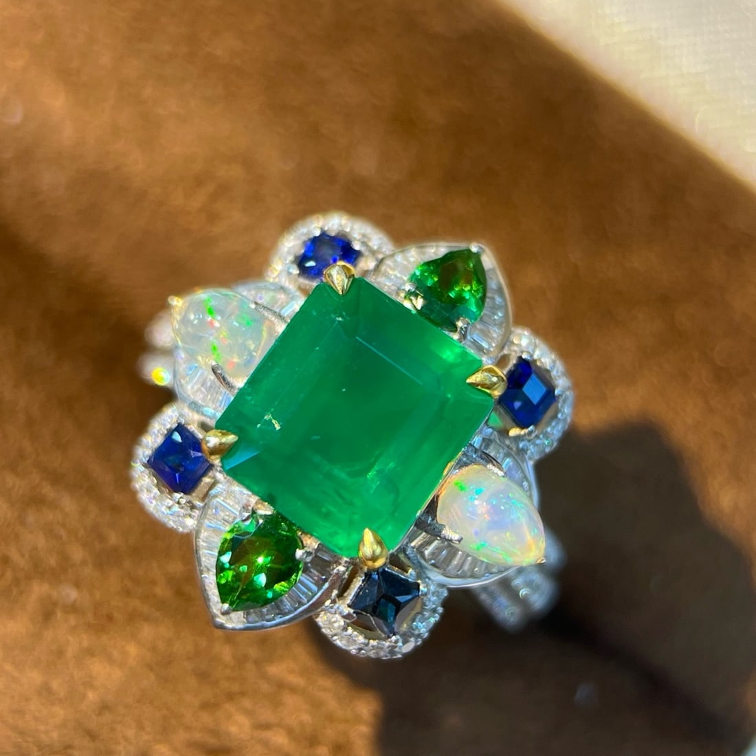 14k Gold 3.46 Ctw Natural Emerald & Diamond Ring - 2