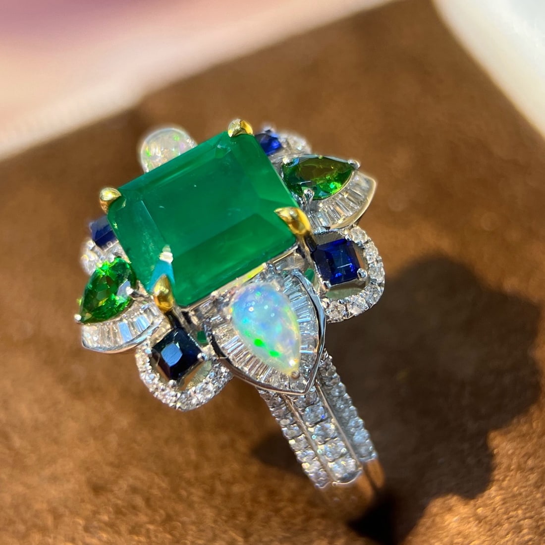 14k Gold 3.46 Ctw Natural Emerald & Diamond Ring - 5