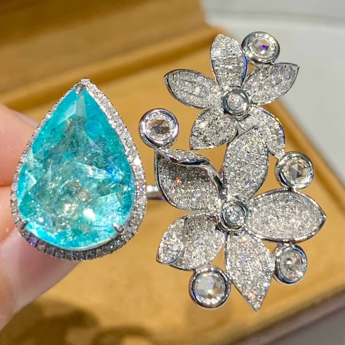 14k Gold 6.85 Ct Natural Paraiba Tourmaline & Diamond Ring - 5