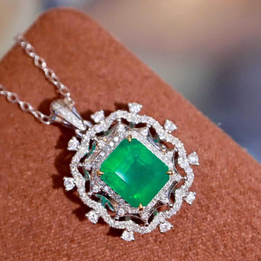 14k Gold 2.90 Ctw Natural Emerald & Diamond Pendant( Without Chain ) - 6
