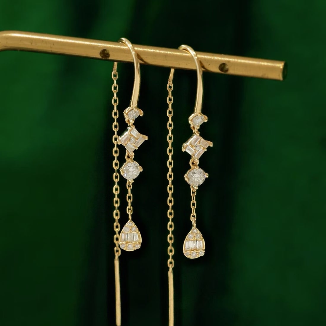14k Gold 0.54 Ct Natural H Diamond Earrings: Ref:231193231 // gold content:14k gold // main gemstone:diamond // shape:multiple // carat weight:0. 54ct // clarity grade:vs-si // color:h // treatment:natural // High Estimate: 3300 Condition: New
