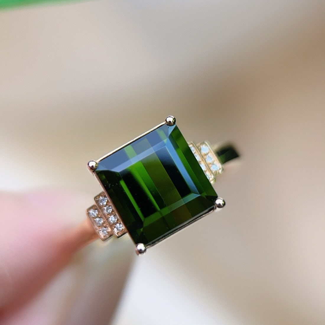 14k Gold 3.44 Ctw Natural Tourmaline & Diamond Ring: Ref:231193239 // gold content:14k gold // ring size:7. 25us // // main gemstone:tourmaline // shape:octagonal // carat weight:3. 4ct // color:green // treatment:natural // // adjacent gemstone 2 :