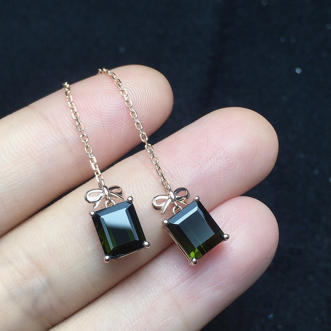 14k Gold 3.3 Ct Natural Tourmaline & Diamond Earrings: Ref:231193242 // gold content:14k gold // main gemstone:tourmaline // shape:octagonal // carat weight:3. 3ct // color:green // treatment:natural // // adjacent gemstone 2 : diamond // shape:round //